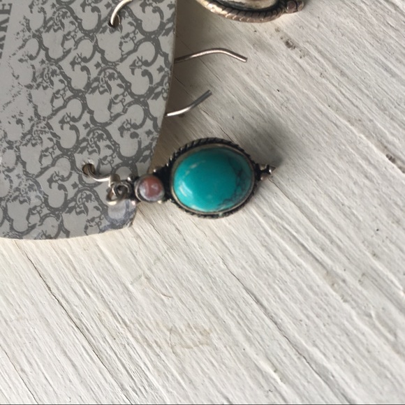 Assorted earring bundle✨🪩 - Picture 9 of 9